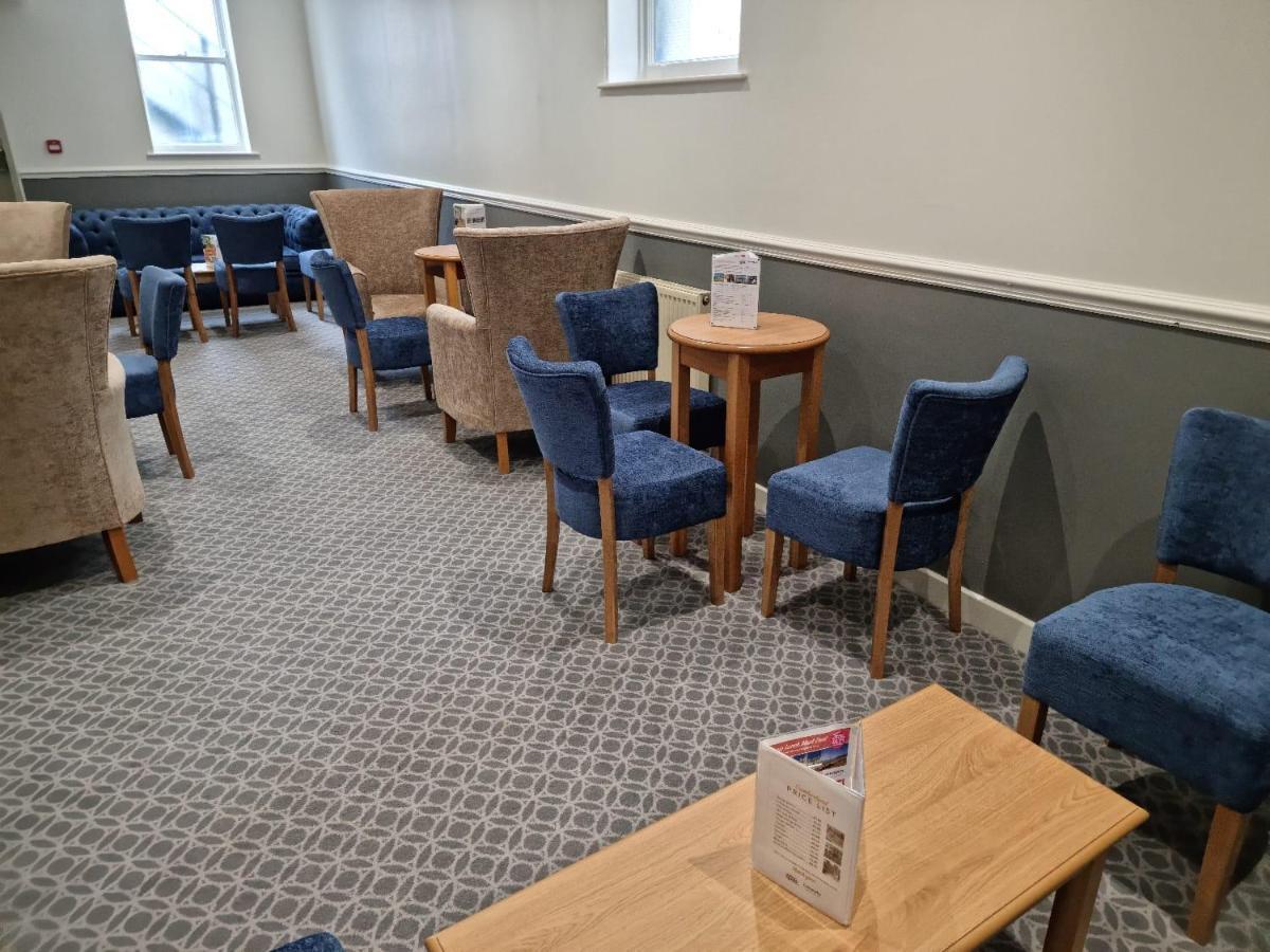 Cumberland Hotel Скарбъро Екстериор снимка
