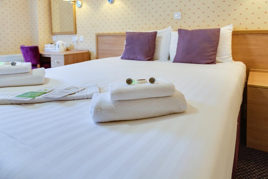Cumberland Hotel Скарбъро Екстериор снимка
