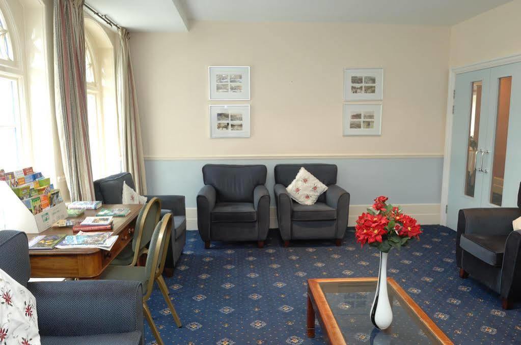Cumberland Hotel Скарбъро Екстериор снимка